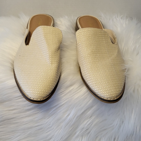 Indigo Elegant Cream Slip-On Women's Shoes, Size 10 - Picture 1 of 5